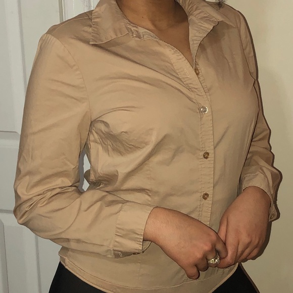 Cream blouse. - Picture 2 of 3